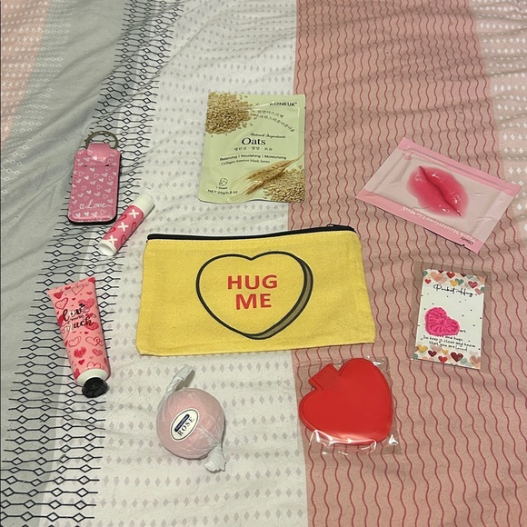 Valentine’s Beauty Bundles (Choose 1) 9 pieces - Picture 12 of 17